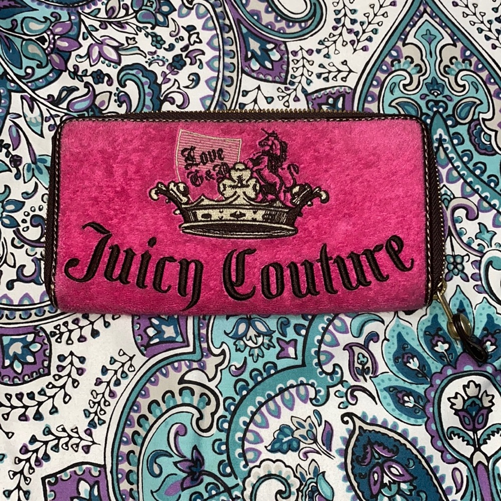 Juicy Couture Zipper Wallet
